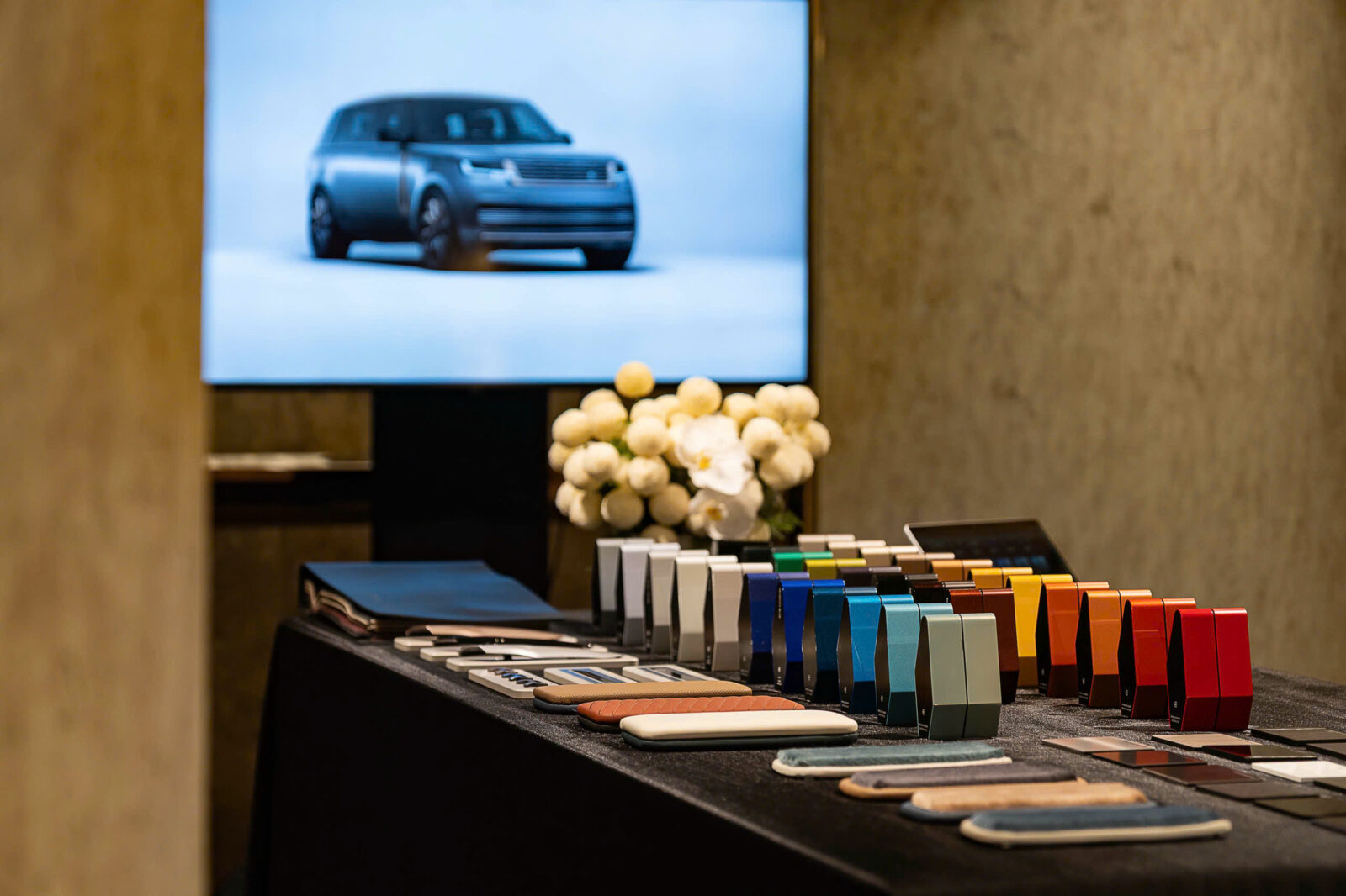 Range Rover SV - Khi tính cá nhân hóa được nâng tầm 2 Range Rover SV - Khi tính cá nhân hóa được nâng tầm Phong build SV Range Rover SV - Khi tính cá nhân hóa được nâng tầm