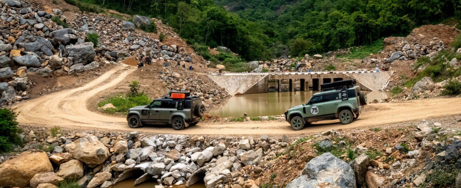 Land Rover 28 Land Rover z7008710001386_7d2270f3dd51a70ee416db987e9a405d